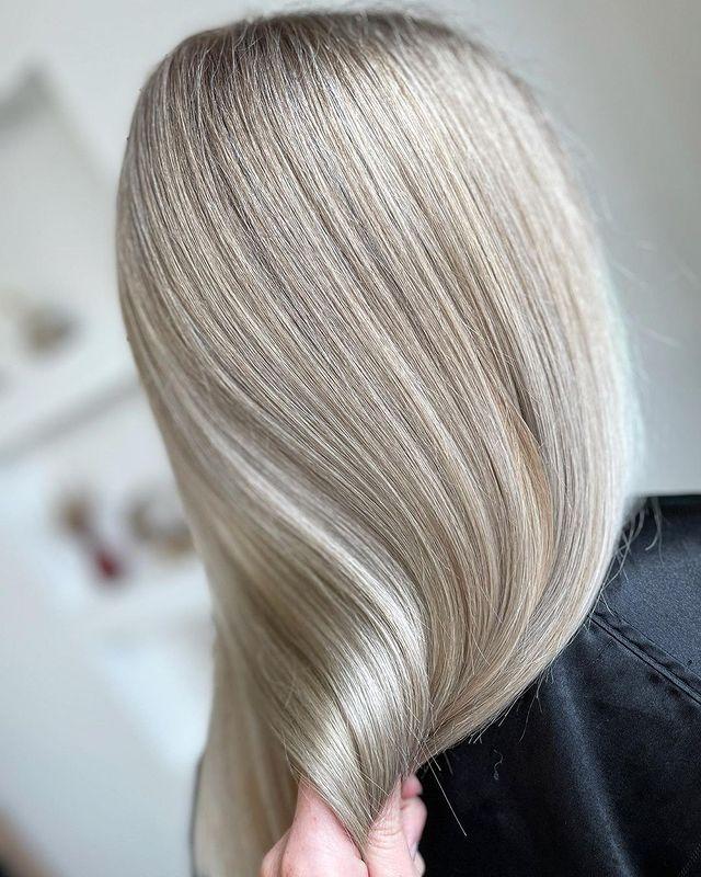 OLAPLEX® N°4P Blonde Enhancer Toning Shampoo Olaplex