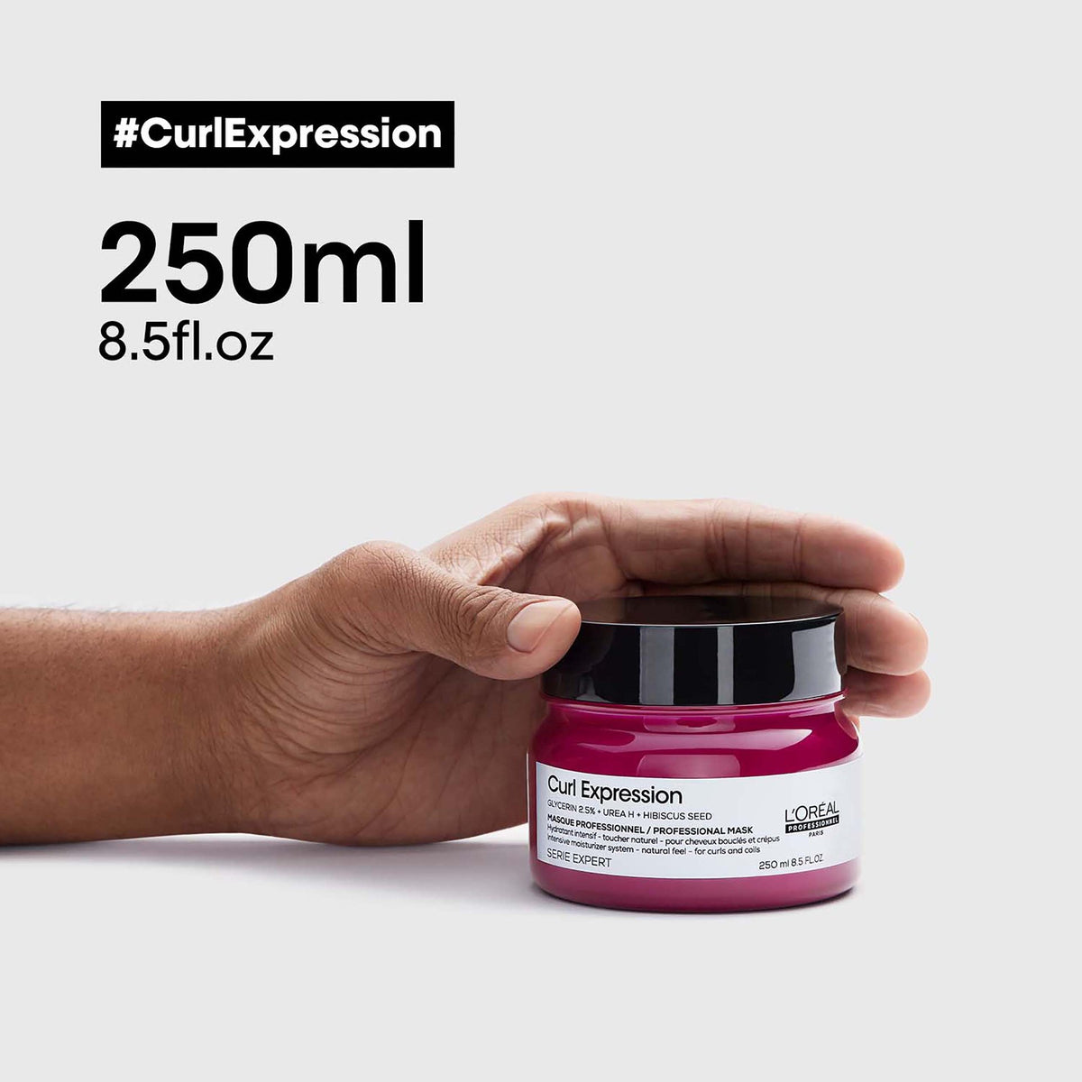 L’Oréal Professionnel CURL EXPRESSION Rich Maske: 250-ml-Rich-Maske in der Hand