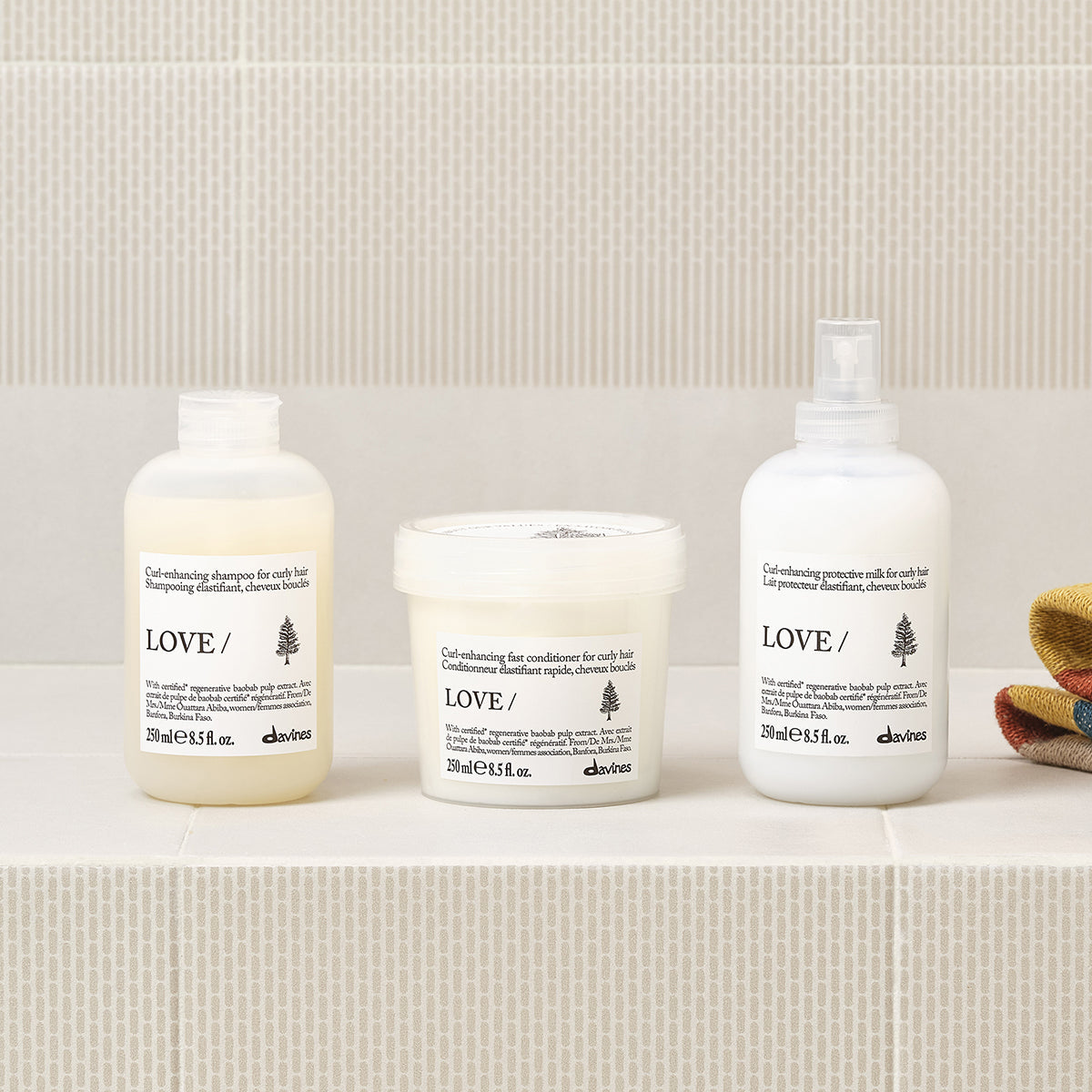 Davines LOVE CURL Shampoo, Conditioner und Enhancing Milk als separat erhältliche Pflegeroutine