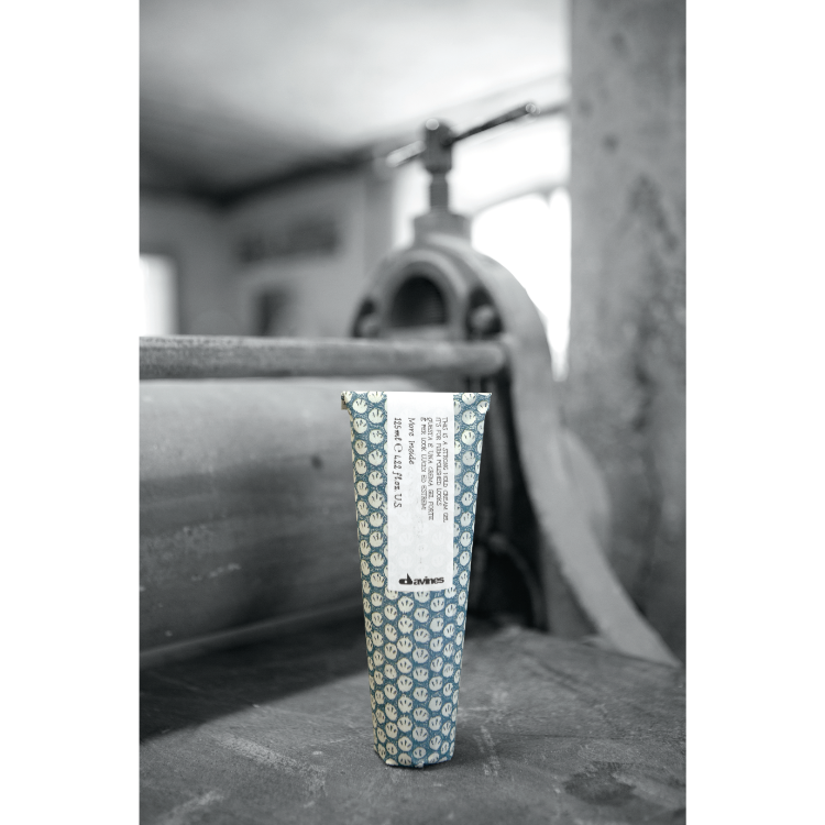 This is Strong Hold Cream Gel Davines